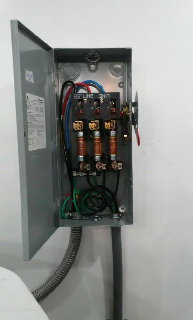 Three-phase disconnect switch installed for Smoke Detector Installation in Bailey's Crossroads